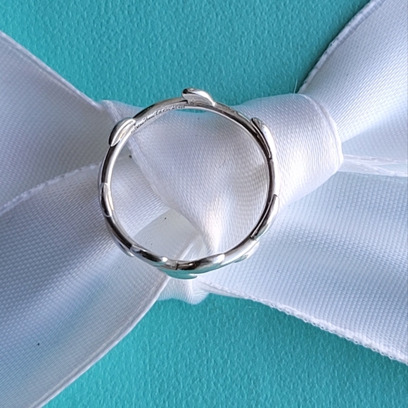 Picasso's olive leaf band ring - Picture 7 of 8